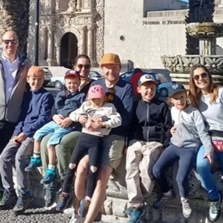 Delphine, sa famille & leurs amis avec leurs enfants 9 personnes Juillet 2024